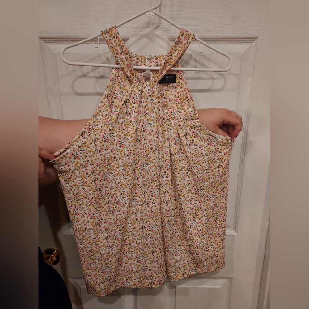 Women's Lane Bryant sleeveless flowered shirt. Size 18/20